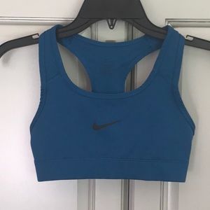 Nike pro sports bra xs.  Very good used condition
